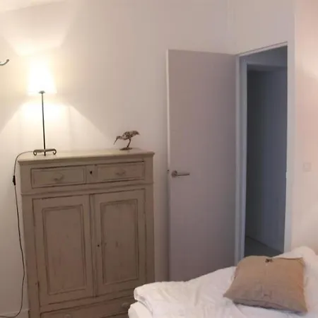 House - 81 Semesterbostad